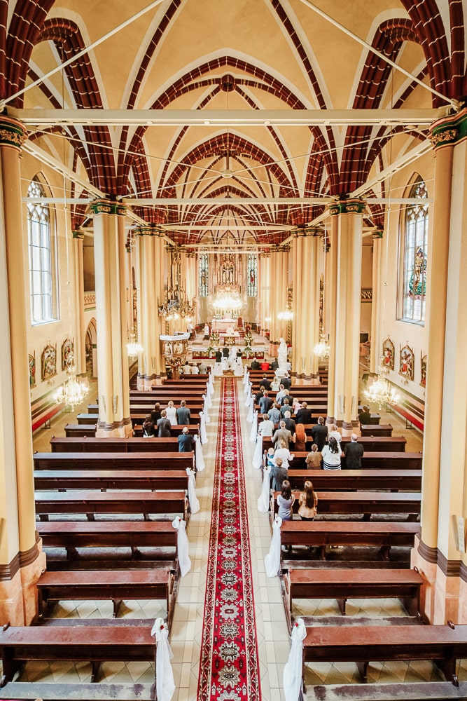 Ślub w Kościele pw. św. Krzyża w Byutomiu